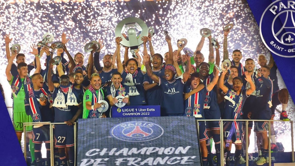 کلیپ باشگاه پاری سن ژرمن از جشن قهرمانی تیم در لیگ فرانسه