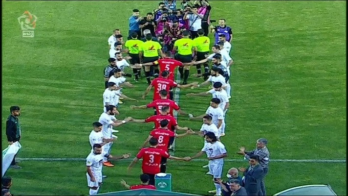 تونل قهرمانی ذوب آهن برای نساجی به مناسبت قهرمانی این تیم در جام حذفی!