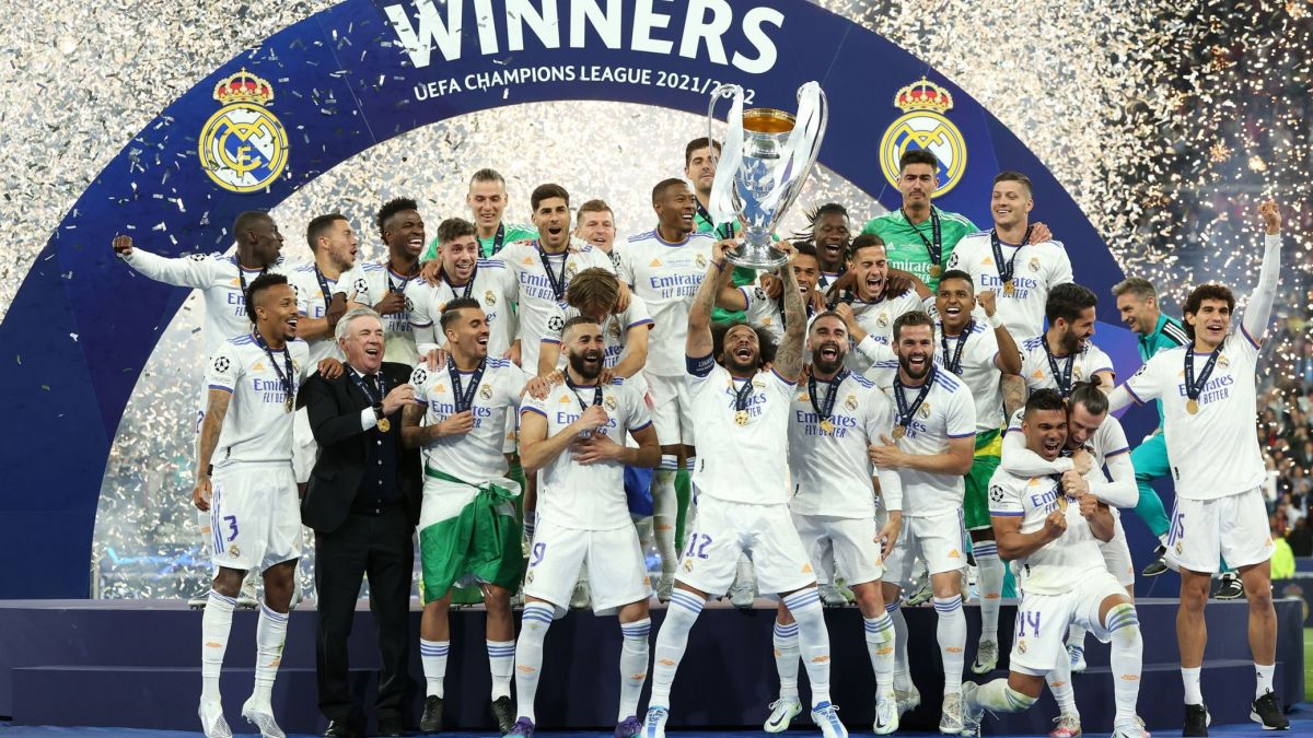 مراسم اهدای جام قهرمانی لیگ قهرمانان اروپا به رئال مادرید