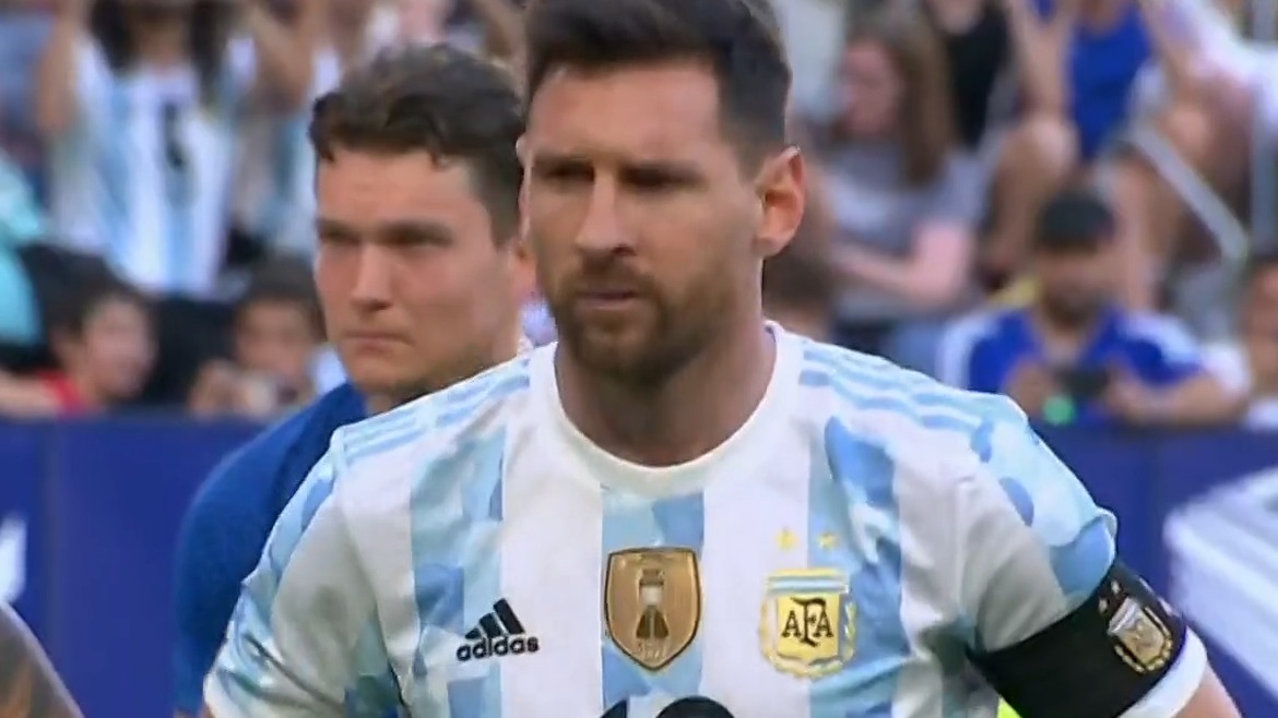 گل اول آرژانتین به استونی (مسی)