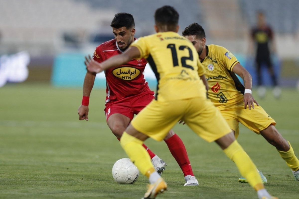 ابهام در ادامه همکاری پرسپولیس با شریفی