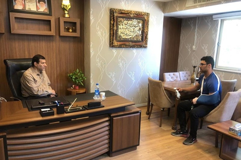 واکنش ایوب موسوی به انتشار خبر حضورش در فدراسیون وزنهبرداری: عکس برای سه روز پیش است