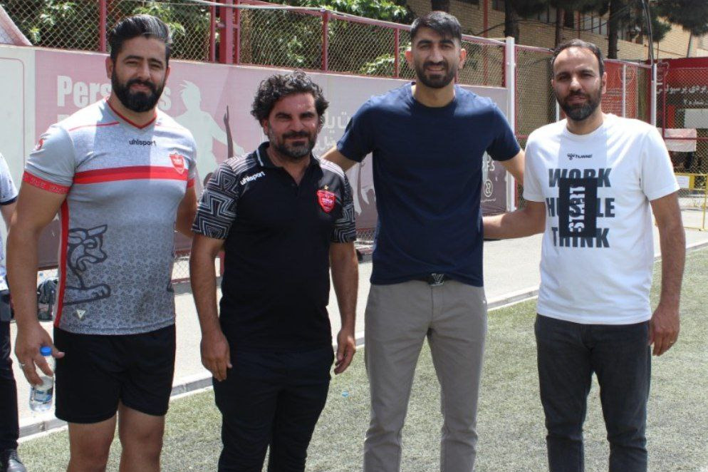 بازدید دروازهبان ملیپوش پرسپولیس از محل آکادمی فوتبال سرخپوشان