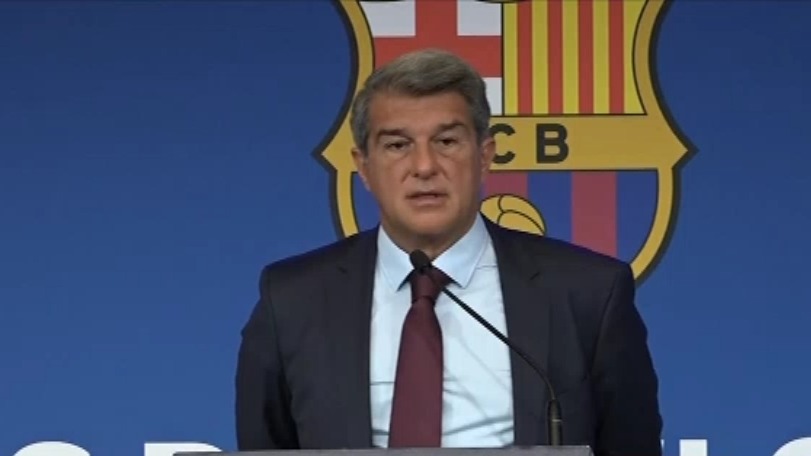 بارسلونا ، بحران مالی و فروش ستاره ها