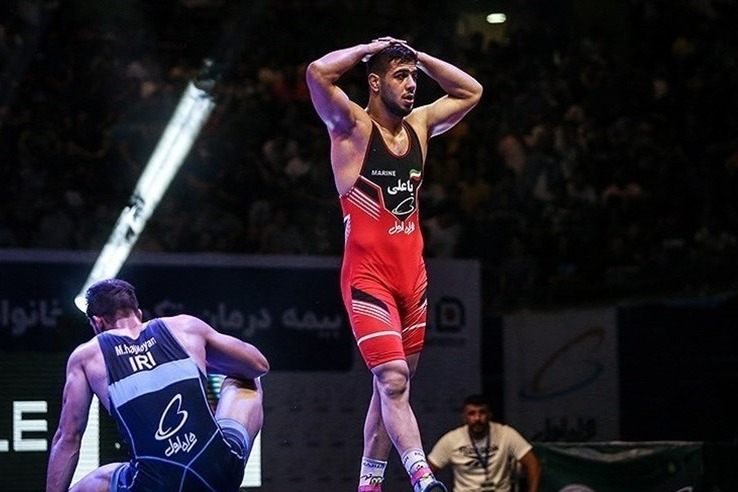 فیروزپور: قهرمان جهان ۴ دست و پا ندارد، از بچه محلهایم انگیزه میگیرم/ بعد از شکست دل و دماغ کشتی گرفتن نداشتم