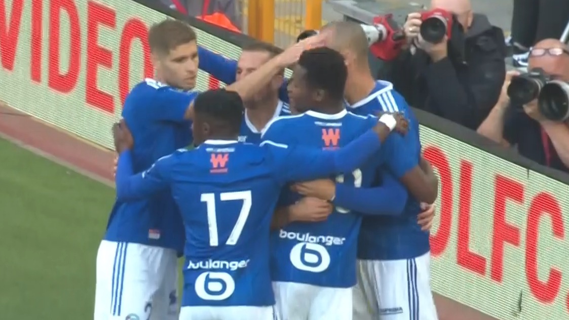 گل اول استراسبورگ به لیورپول (چیپ دیدنی توماسون)