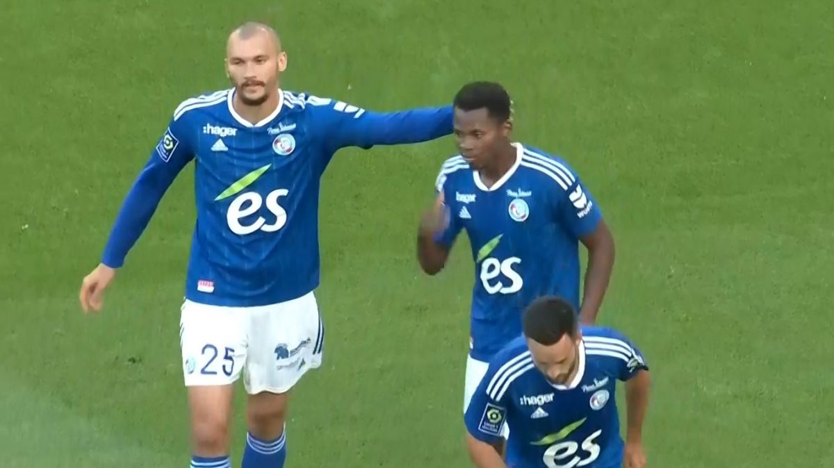 گل سوم استراسبورگ به لیورپول (دبل توماسون)