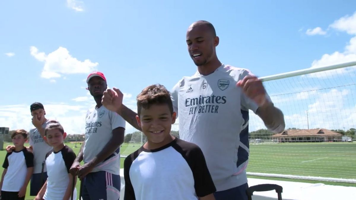 چالش جالب بازیکنان آرسنال با طرفداران خردسال