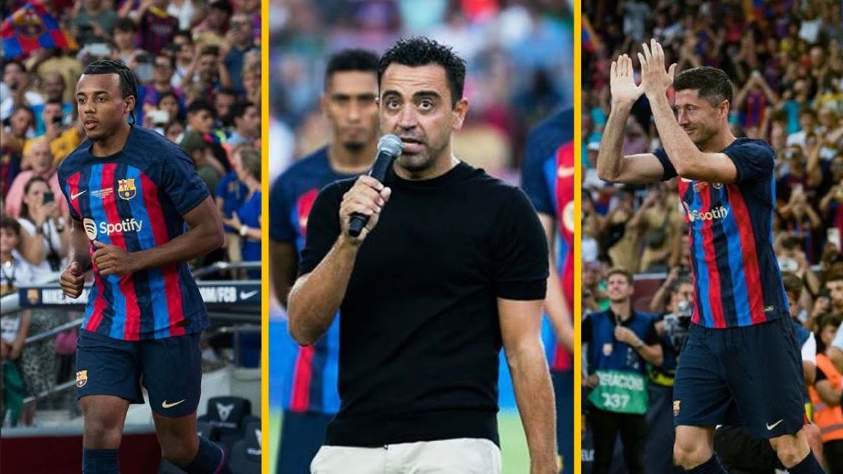 معارفه بازیکنان بارسلونا برای فصل 23-2022 قبل از بازی با پوماس