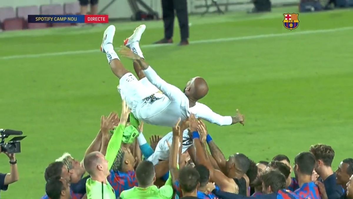 تقدیر جالب بازیکنان بارسلونا از دنی آلوز