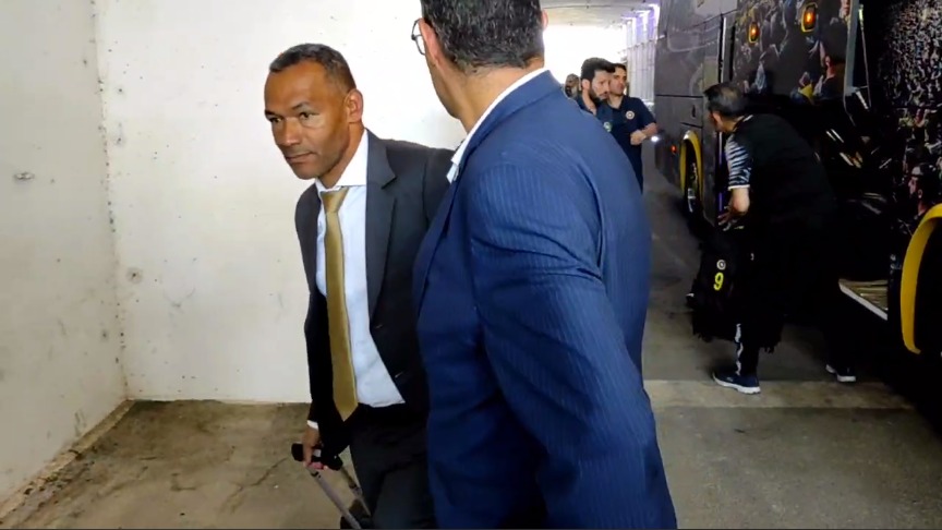 اختصاصی/ ورود اتوبوس تیم سپاهان به ورزشگاه آزادی برای دیدار با استقلال