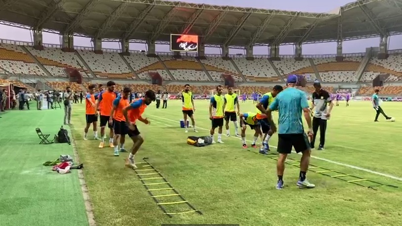 اختصاصی/ گرم کردن بازیکنان صنعت نفت در آستانه بازی با فولاد