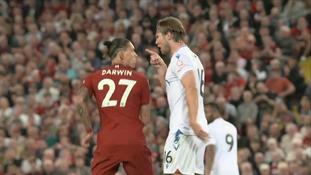 اخراج نونیز مهاجم لیورپول مقابل کریستال پالاس / مهاجم 85 میلیون یورویی بی اعصاب!