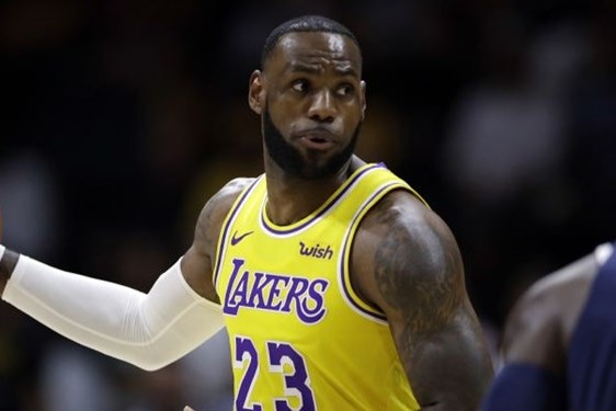 تمدید قرارداد دو ساله لبرون جیمز با لیکرز؛ رکورد ویژهای که ستاره NBA ثبت کرد