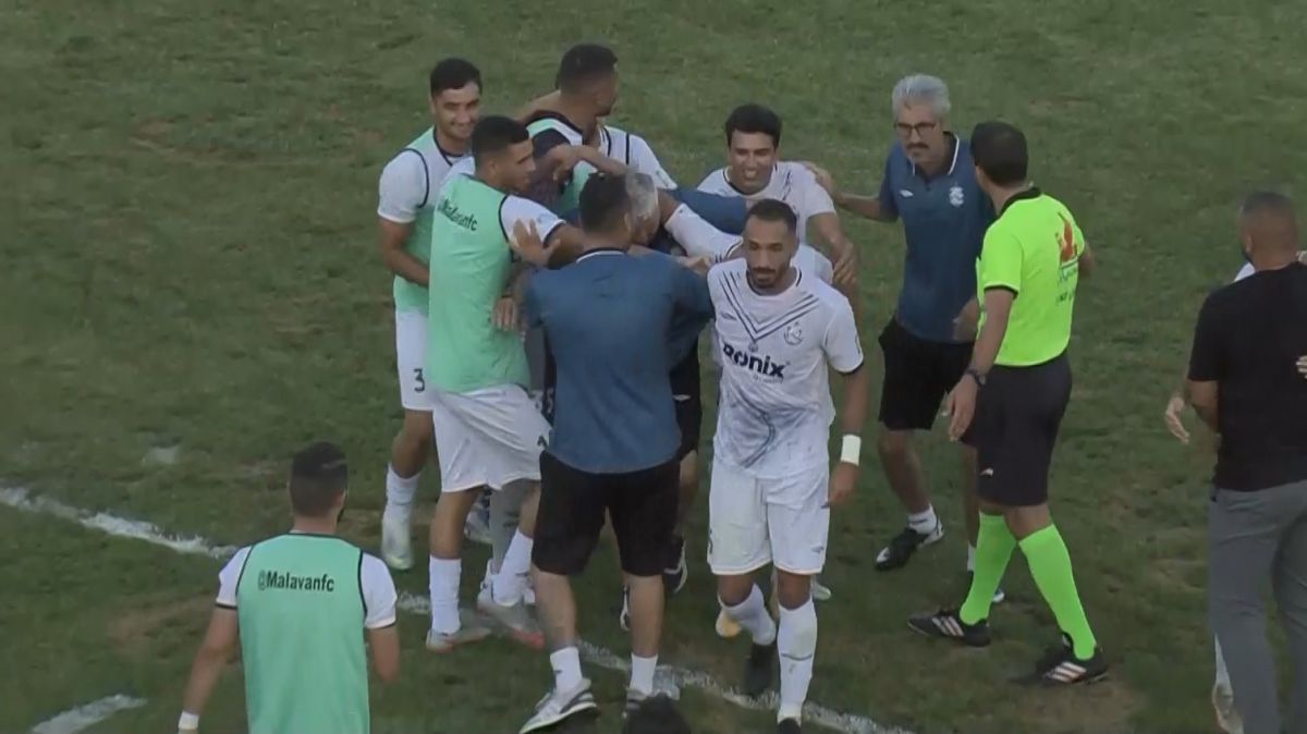 گل اول ملوان به استقلال (بازگیر)