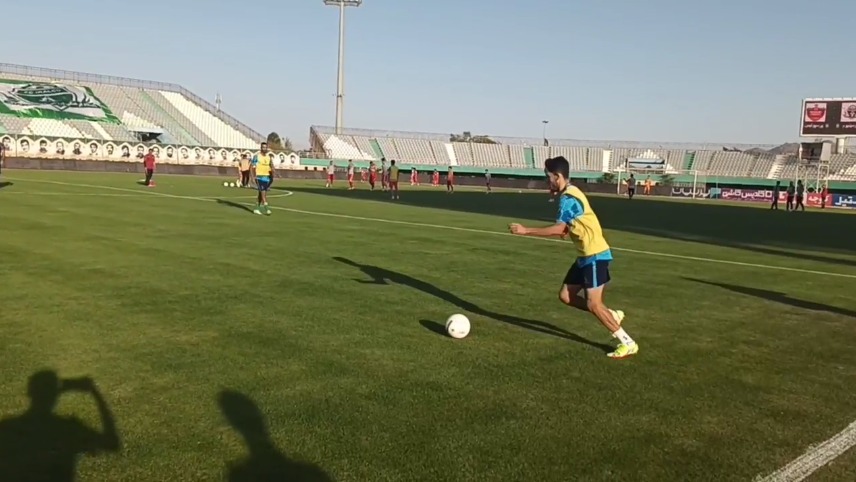 اختصاصی/ گرم کردن بازیکنان آلومینیوم اراک در آستانه بازی با پرسپولیس