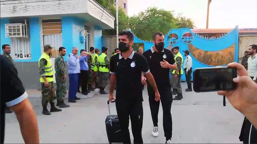 اختصاصی/ ورود تیم استقلال به ورزشگاه برای بازی با نفت مسجدسلیمان