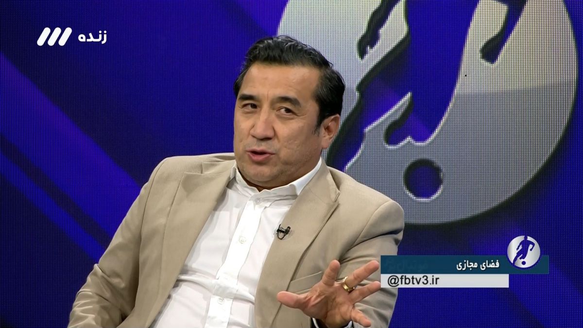فوتبال برتر / خداداد عزیزی: انتخابات فدراسیون فوتبال انجام شده است ، الان اگر شخصی حرف بزند می شود دخالت سیاست در فوتبال و باید کمک کنیم تا تیم ملی در جام جهانی موفق شود