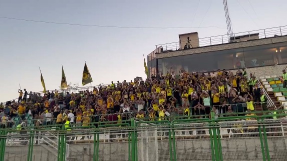 اختصاصی/ تشویق هواداران سپاهان قبل از دیدار این تیم در مقابل ذوب آهن