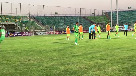 اختصاصی/ گرم کردن تیم های ذوب آهن و سپاهان قبل از شروع دربی اصفهان