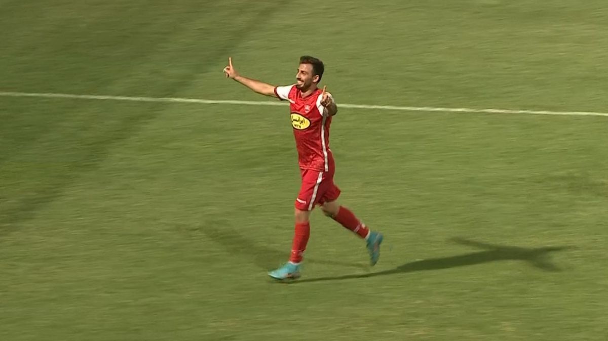 گل سوم پرسپولیس به هوادار (دبل سعید صادقی با گل تماشایی)