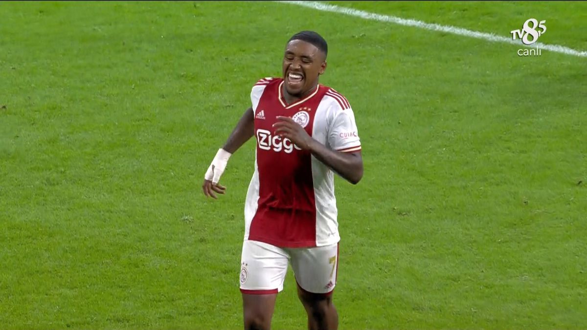 گل چهارم آژاکس به رنجرز (برخواین)