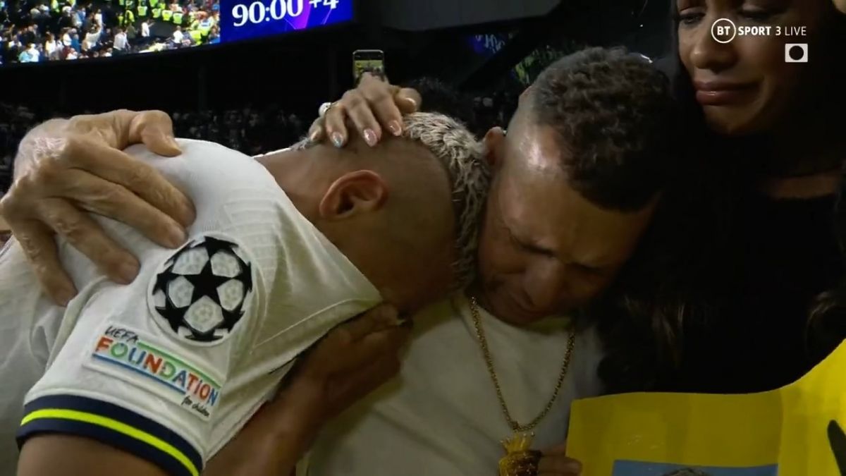 اشک های ریچارلیسون در آغوش پدر در پایان دیدار مقابل مارسی