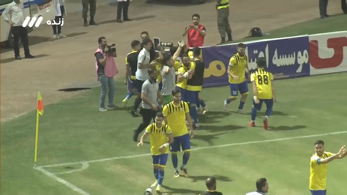 گل اول نفت مسجدسلیمان به پرسپولیس (ضربه تماشایی نریمان جهان)