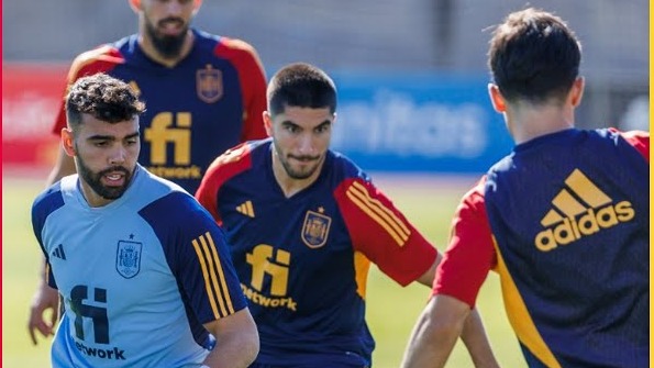 تمرین تیم ملی اسپانیا برای تقابل با سوئیس