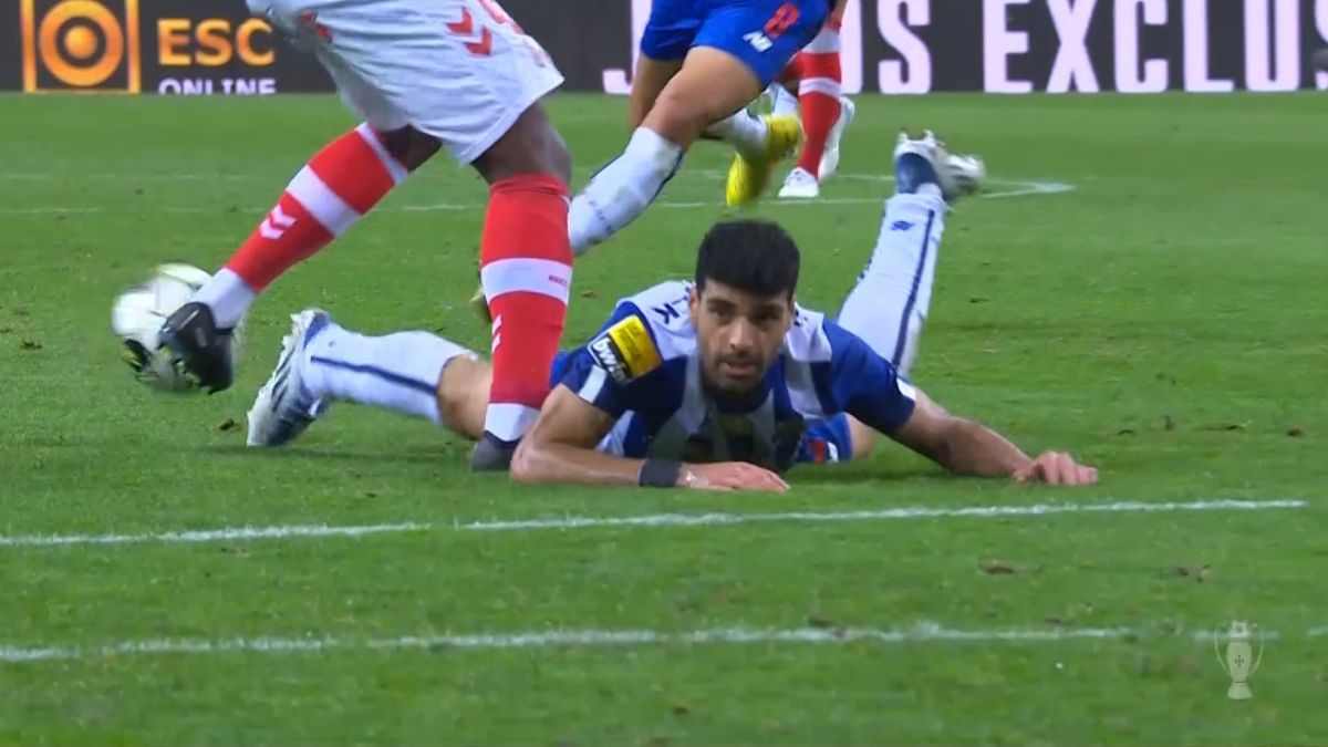 اخراج دروازه بان براگا با خطا روی مهدی طارمی