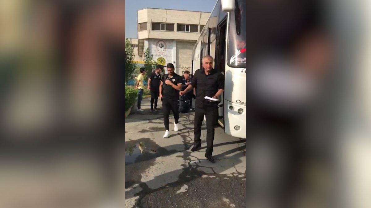 اختصاصی/ ورود تیم هوادار به ورزشگاه برای بازی با سپاهان