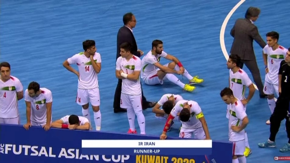 اهدای مدال نایب قهرمانی مسابقات قهرمانی فوتسال آسیا به تیم ملی ایران