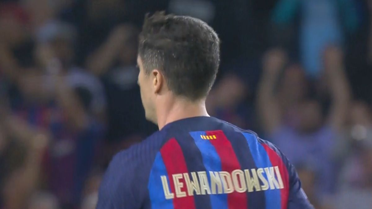 گل دوم بارسلونا به اینتر (لواندوفسکی)