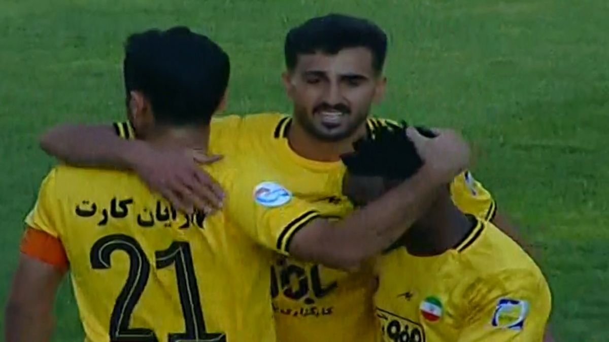 گل سوم سپاهان به تراکتور (دبل عیسی مرادی)