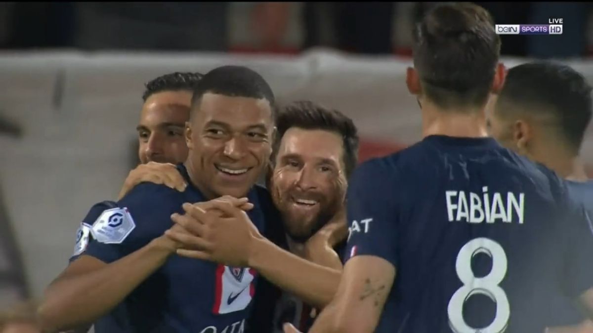 گل دوم پاری سن ژرمن به آژاکسیو (لیونل مسی)