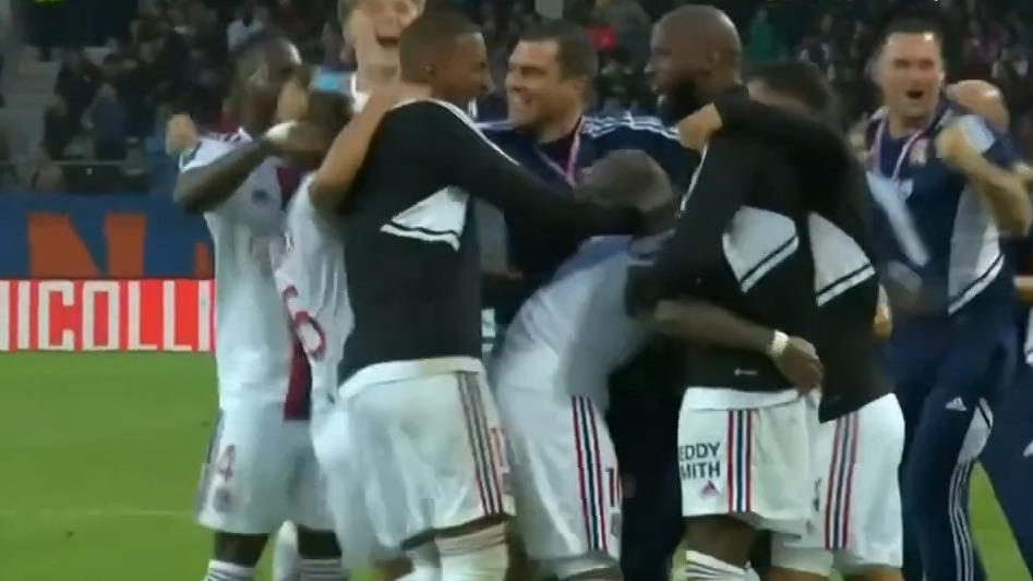 گل دقیقه 90 و سه امتیازی لاکازت برای لیون مقابل مون پلیه