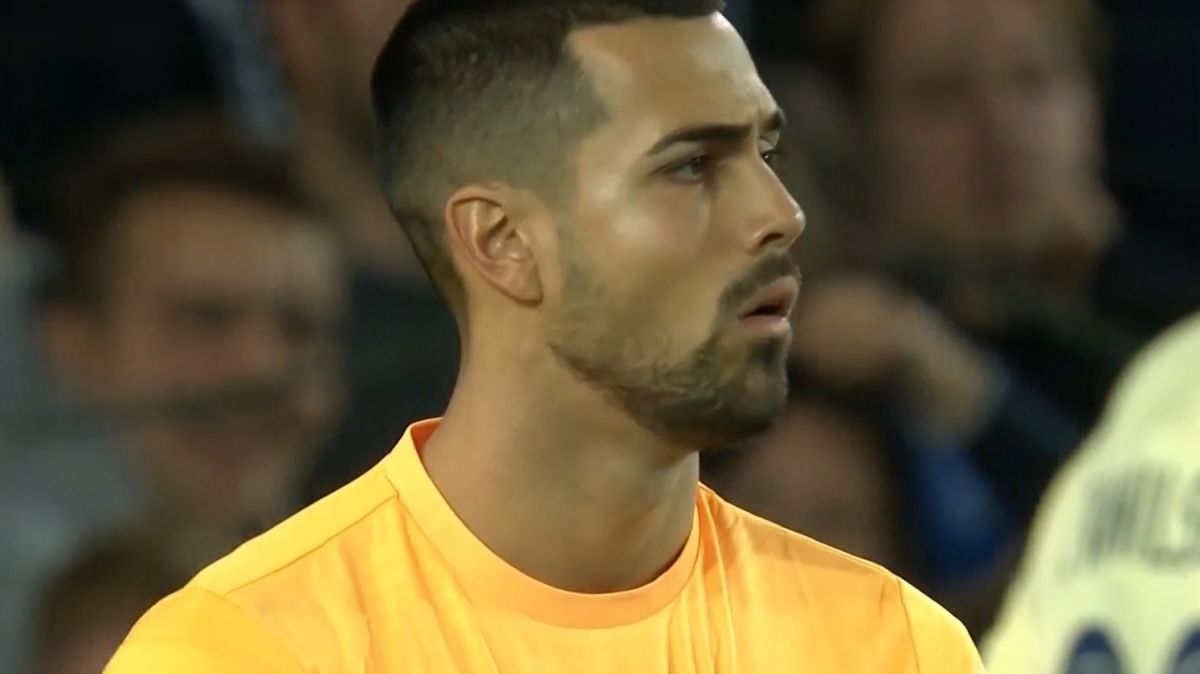 مهار پنالتی کلوب بروژ توسط دروازه بان پورتو که VAR پنالتی را تکرار کرد و پنالتی دوم هم توسط کاستا مهار شد