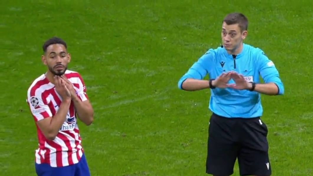 از دست دادن پنالتی اتلتیکو مادرید توسط کاراسکو مقابل لورکوزن در دقیقه 99 و حذف از لیگ قهرمانان