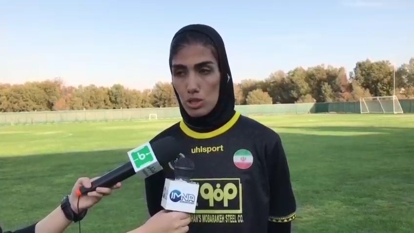 اختصاصی/ صحبتهای سمیه شهبازی ، هاجر دباغی و الهام فرهمند در حاشیه تمرین سپاهان