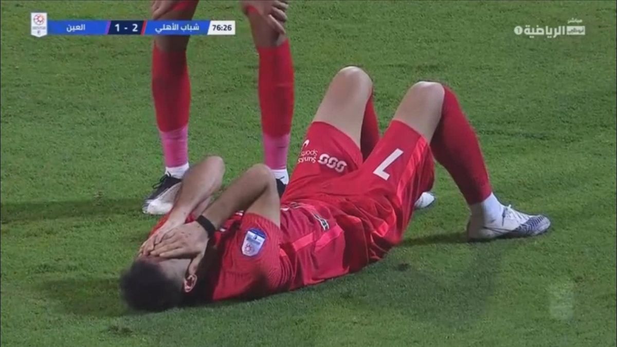 مصدومیت شدید احمد نوراللهی در بازی شباب الاهلی و العین
