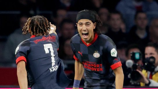 خلاصه بازی آژاکس 1-2 آیندهوون