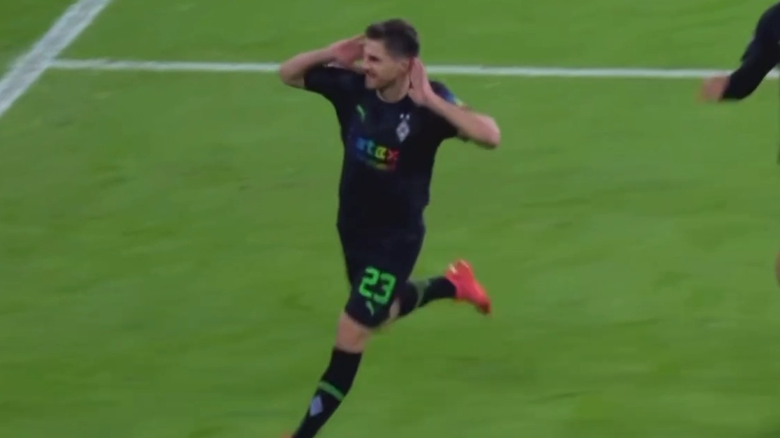 گل اول مونشن گلادباخ به دورتموند (هافمن)