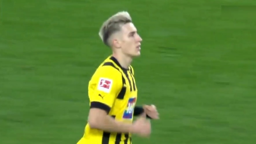 گل دوم دورتموند به مونشن گلادباخ (اشلوتربک)