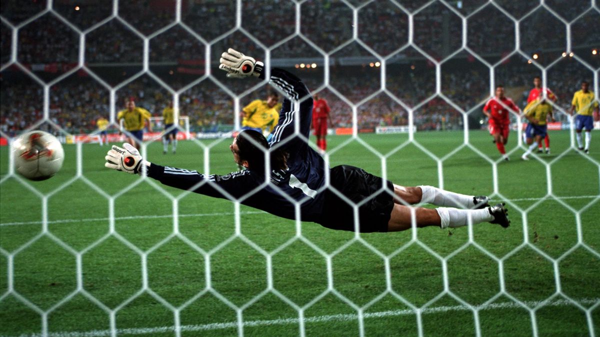 نوستالژی جام جهانی/ پنالتی مشکوک و جنجالی ریوالدو به ترکیه (مرحله گروهی جام جهانی 2002)