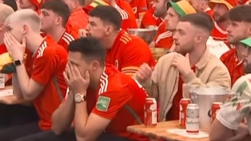 ناراحتی و اندوه هواداران در کشور ولز پس از شکست مقابل ایران