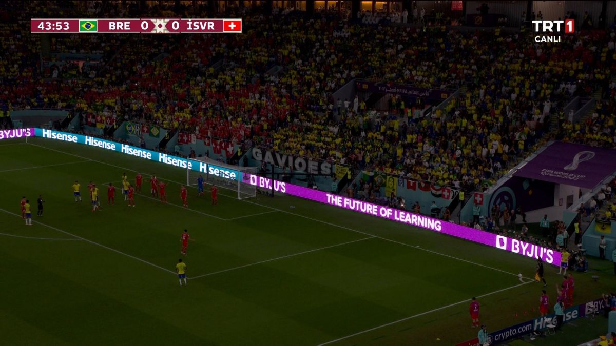 قطع لحظه ای برق ورزشگاه 974 در جریان دیدار برزیل و سوئیس