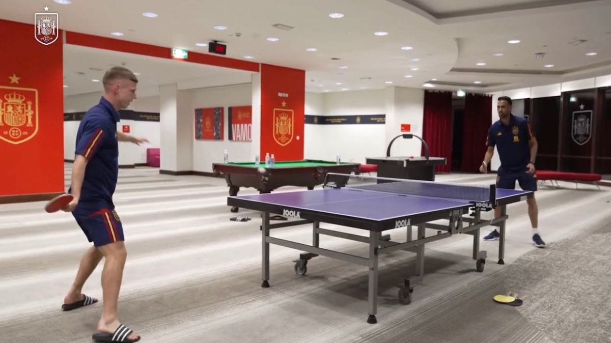 کار های تفریحی بازیکنان اسپانیا در اردوی قطر