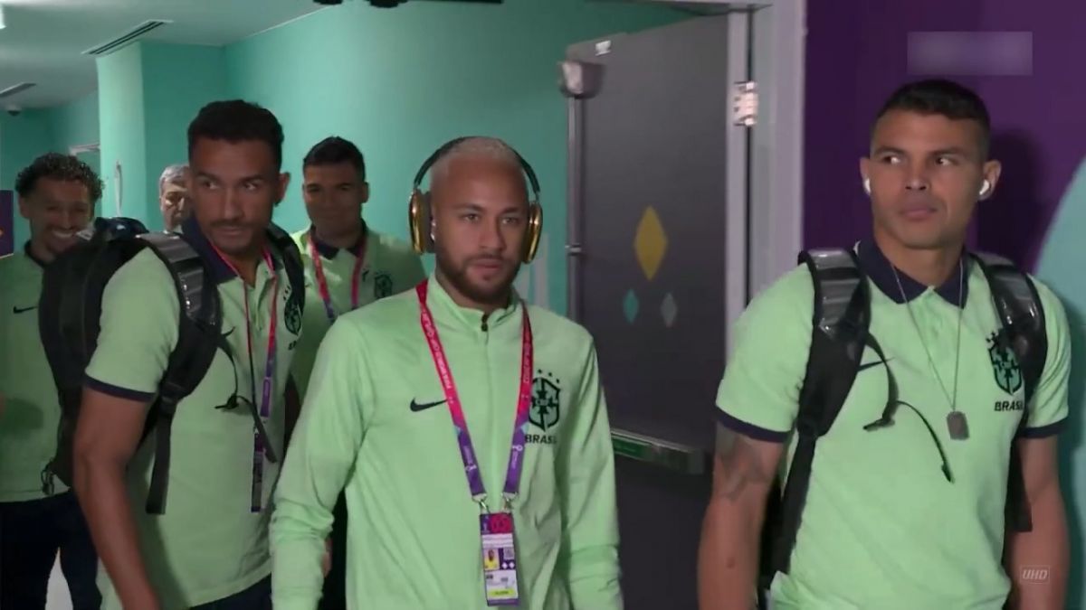 ورود بازیکنان تیم ملی برزیل و کره جنوبی به ورزشگاه 974