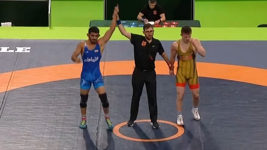 فینال جام جهانی کشتی آزاد/ پیروزی صادق فیروزپور مقابل نولف (ایران 2-3 آمریکا)