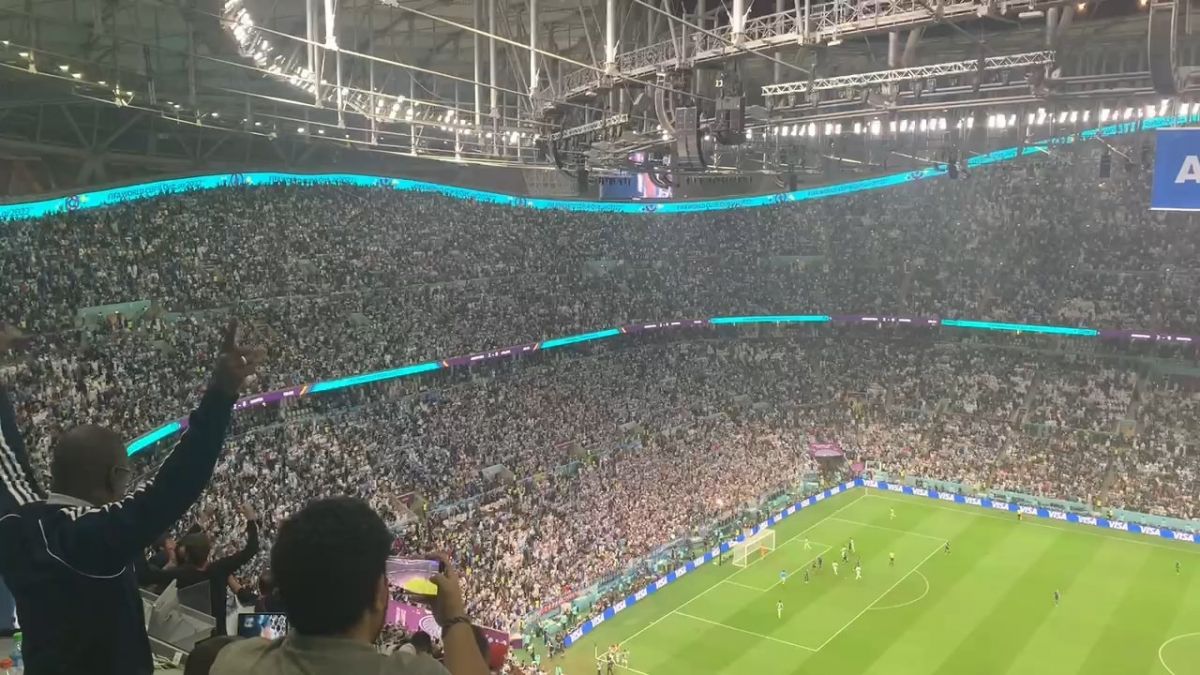 اختصاصی/ شادی تماشاگران بعد از گل سوم آرژانتین به کرواسی از زاویه جایگاه خبرنگاران